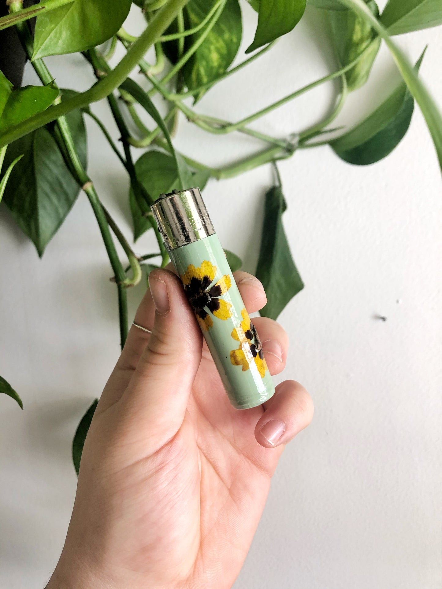 Sea Foam Lighter
