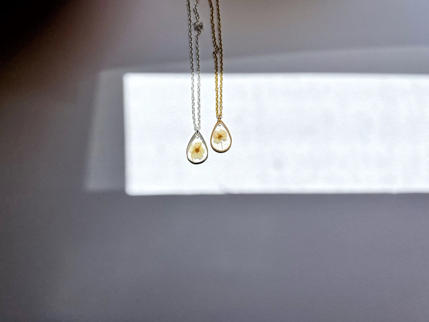 Dainty White Flower Necklace